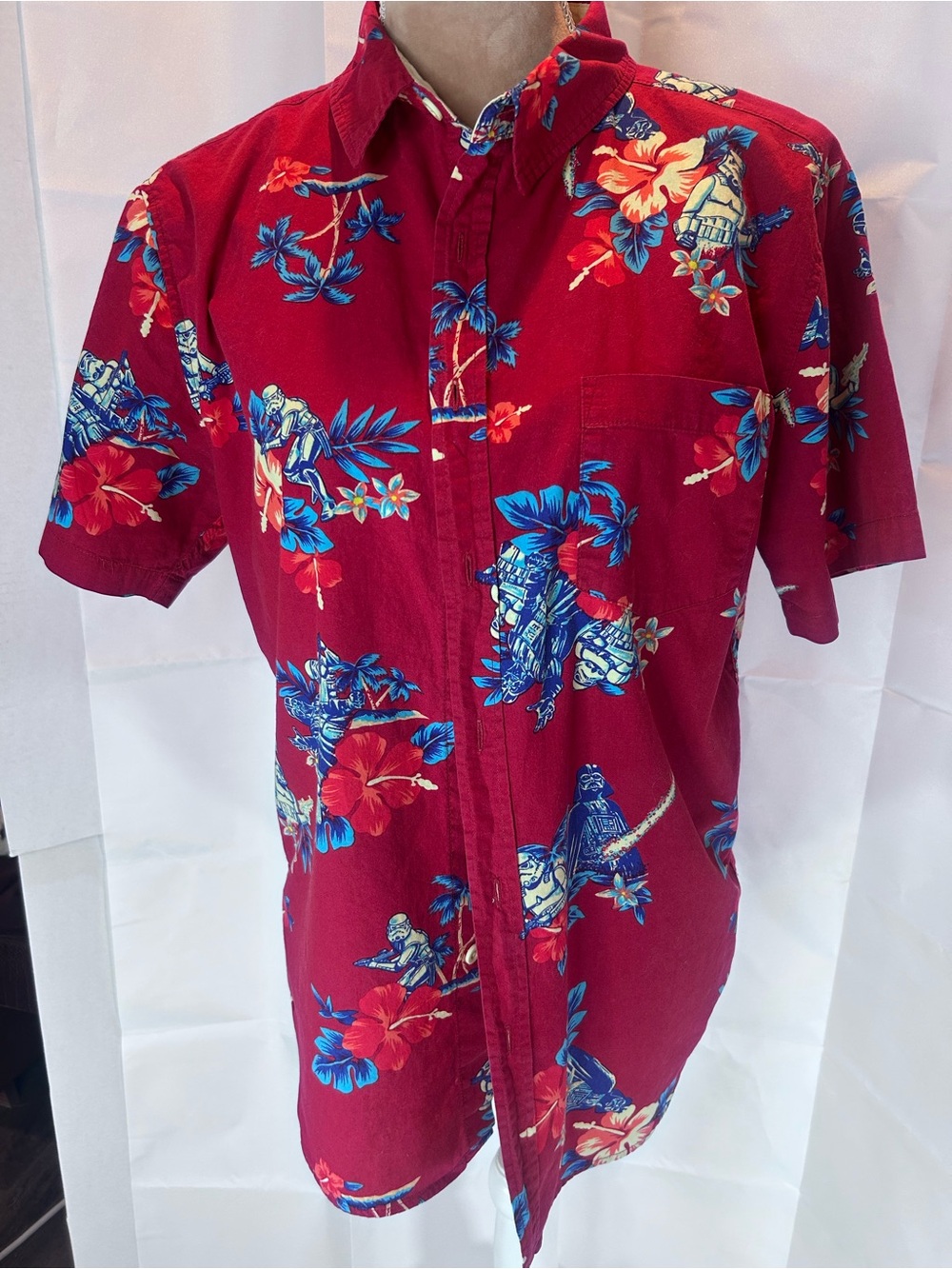 Star Wars Men's Red Hawaiian Floral Short-Sleeve Shirt